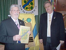 Bürgerempfang 2006 - Helmut Lange wird in die Bürgerrolle aufgenommen